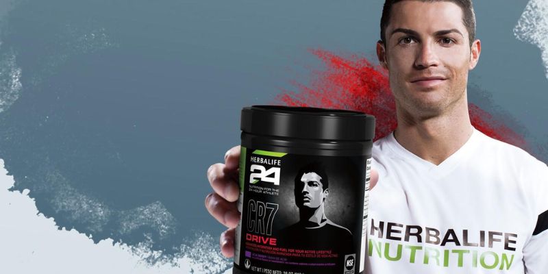 Quảng cáo là một trong những nguồn thu khổng lồ giúp tài sản của Ronaldo ngày càng tăng