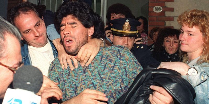 Maradona là một trong những cầu thủ dính vào tệ nạn ma túy