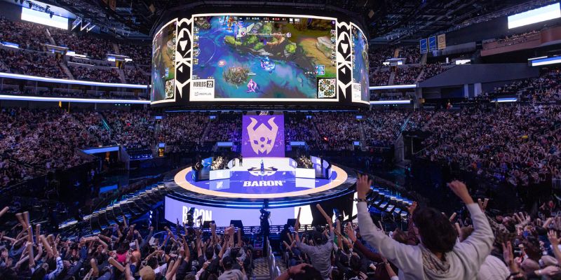 Tuy vẫn là giải đấu ESports lớn nhất hành tinh nhưng Liên Minh Huyền Thoại cũng đang phải đối mặt với nhiều thách thức