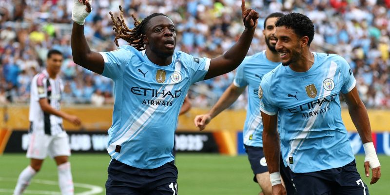 Jeremy Doku là người mở màn cơn mưa bàn thắng của Man City